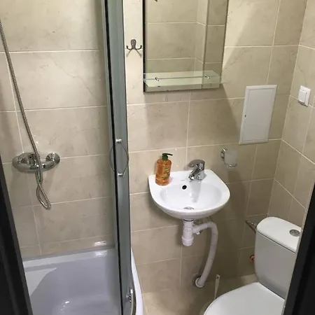 Apartment Room-Світло Цілодобово -Біля Вокзалу-Недалеко Від Центру إلفيف المظهر الخارجي الصورة